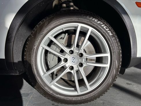 Used 2019 Porsche Cayenne S AWD/4WD image 55