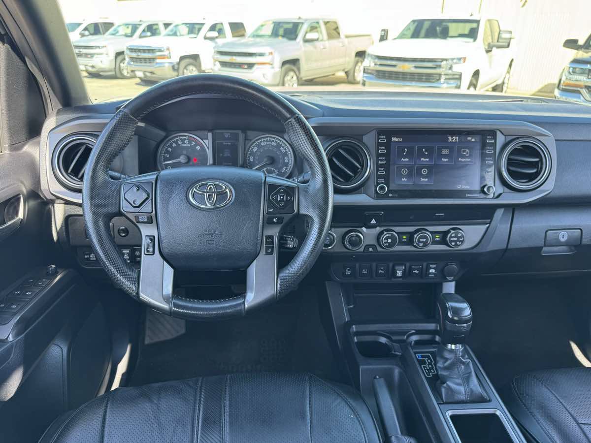 Used 2020 Toyota Tacoma TRD Off-Road w/ Technology Package AWD/4WD image 25