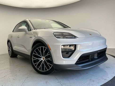 New 2026 Porsche Macan 4 Electric AWD/4WD image 24
