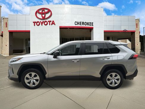 Used 2025 Toyota RAV4 LE FWD image 8