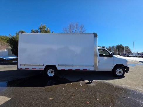 Used 2024 Ford E-350 and Econoline 350 Super Duty w/ Driver's Safety Package image 6