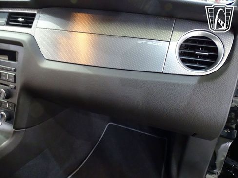 Used 2010 Ford Mustang Shelby GT500 image 19