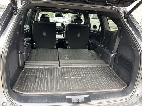 Used 2021 Toyota Highlander XSE image 23