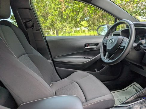 Used 2025 Toyota Corolla SE w/ SE Package FWD image 13