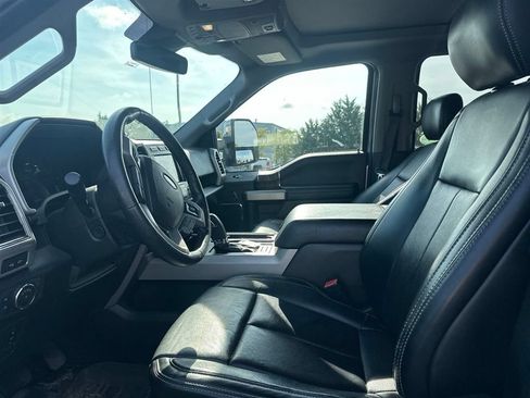 Used 2019 Ford F150 Lariat w/ Equipment Group 502A Luxury AWD/4WD image 14