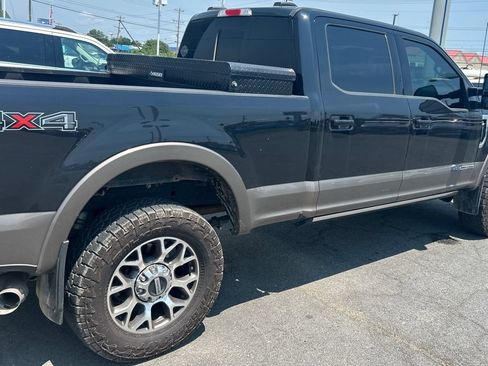 Used 2022 Ford F250 Lariat w/ Lariat Value Package AWD/4WD image 7