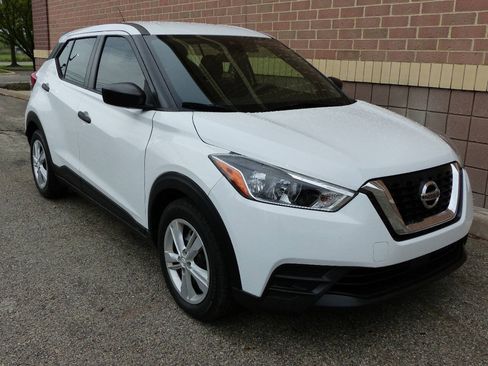 Used 2020 Nissan Kicks S FWD image 13