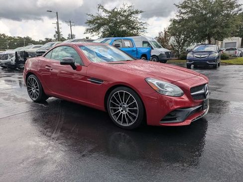 Used 2020 Mercedes-Benz SLC 300 image 2