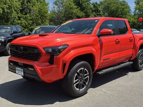 Certified 2024 Toyota Tacoma TRD Sport w/ TRD Sport Upgrade Package AWD/4WD image 3