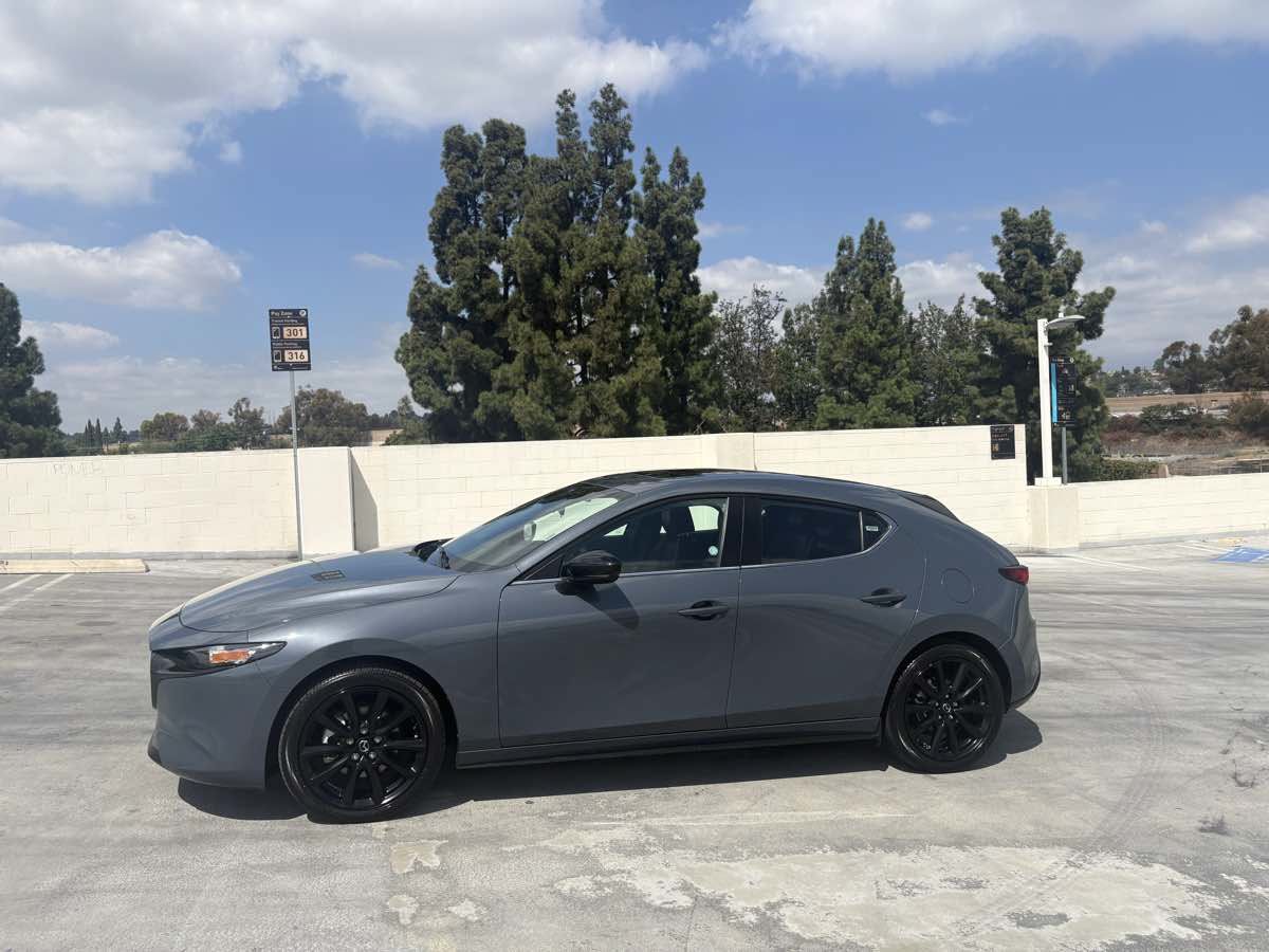 Used 2025 MAZDA MAZDA3 Carbon AWD/4WD image 9