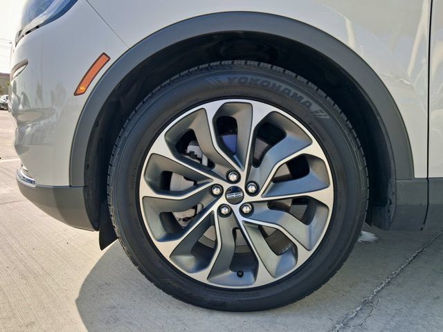 Used 2023 Lincoln Nautilus Reserve AWD/4WD image 28