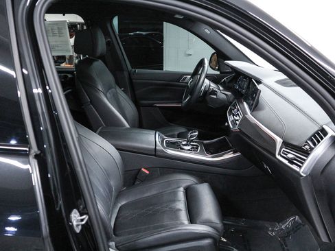 Certified 2023 BMW X5 M50i w/ Executive Package image 18