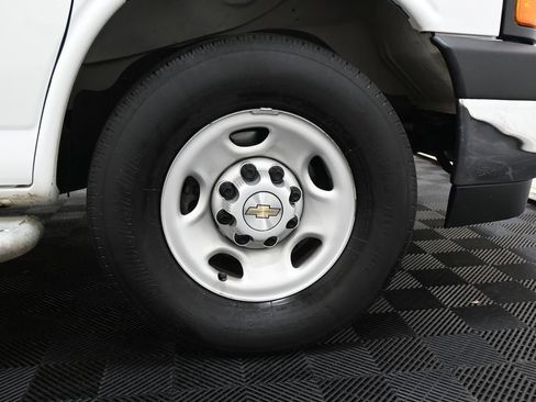 Used 2025 Chevrolet Express 2500 w/ Driver Convenience Package RWD image 27