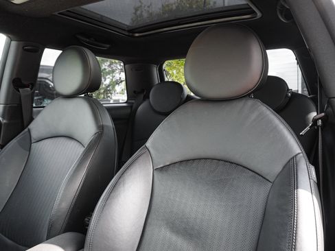Used 2009 MINI Cooper John Cooper Works FWD image 16