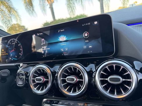 Used 2021 Mercedes-Benz GLA 250 w/ Premium Package image 22