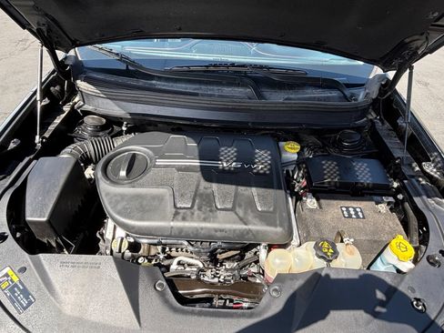 Used 2019 Jeep Cherokee Trailhawk w/ Cold Weather Group AWD/4WD image 26