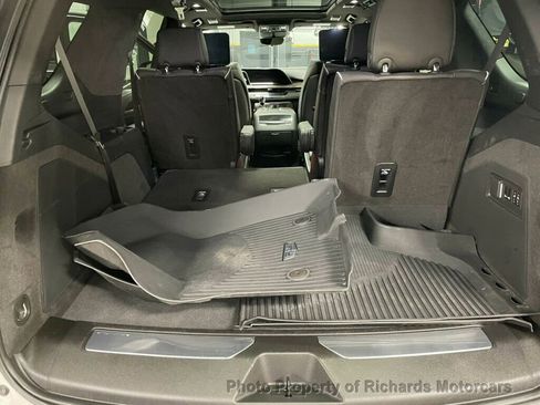 Used 2024 Cadillac Escalade Premium Luxury Platinum image 23