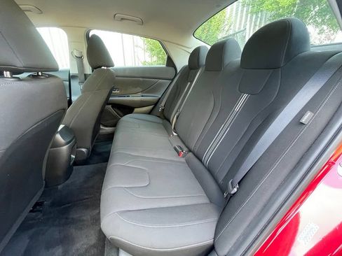 Used 2024 Hyundai Elantra SEL FWD image 25