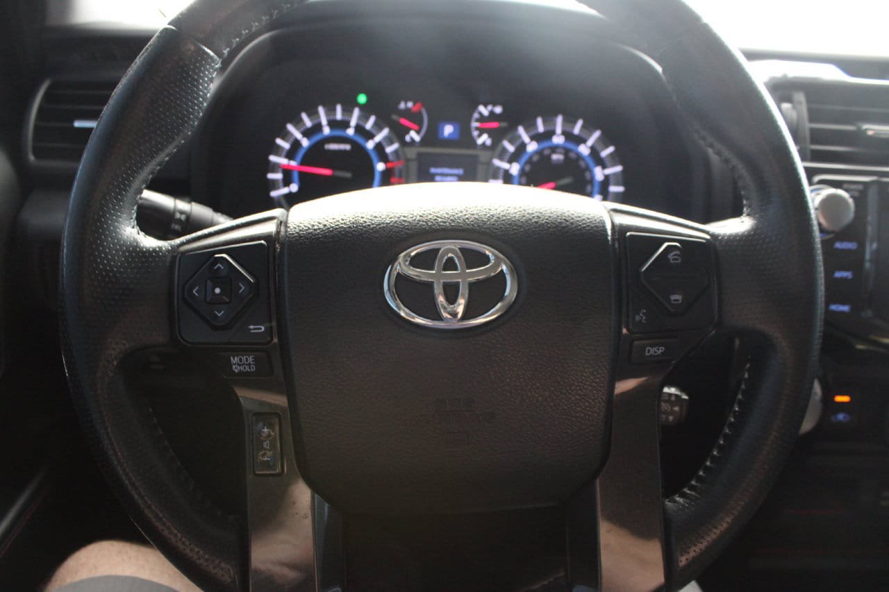 Used 2018 Toyota 4Runner TRD Off-Road AWD/4WD image 6