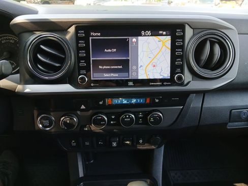 Used 2021 Toyota Tacoma TRD Off-Road w/ TRD Premium Off Road Package AWD/4WD image 33