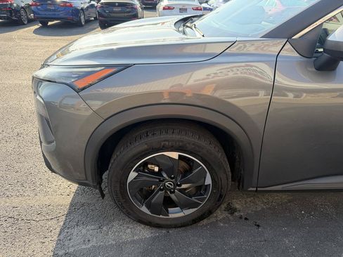 Used 2025 Nissan Rogue SV AWD/4WD image 12