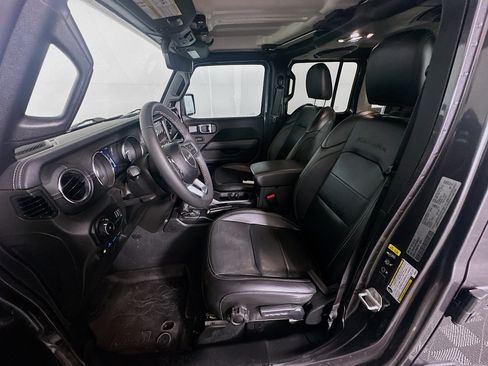 Used 2023 Jeep Wrangler Unlimited Sahara AWD/4WD image 13