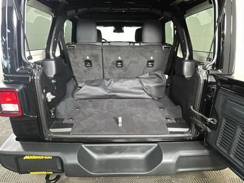 Used 2025 Jeep Wrangler Unlimited Sport AWD/4WD image 27
