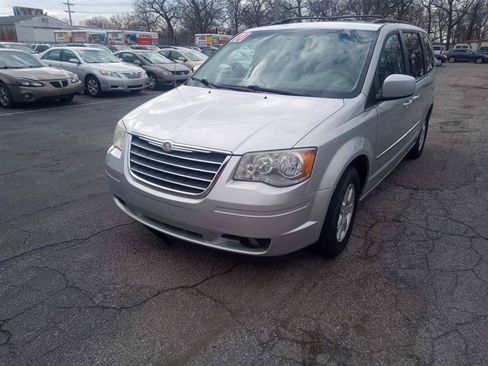 Used 2010 Chrysler Town & Country Touring FWD image 1