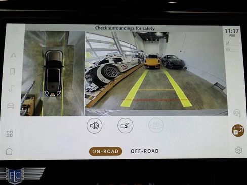 Used 2023 Land Rover Range Rover SV image 35