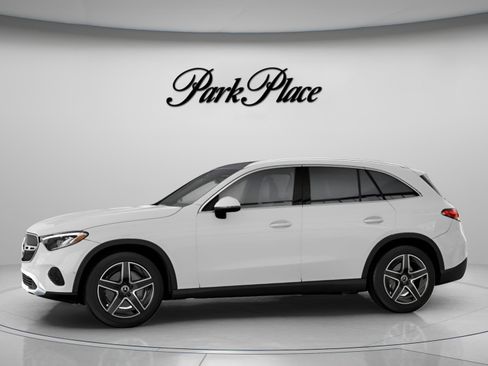 Used 2026 Mercedes-Benz GLC 300 4MATIC image 4