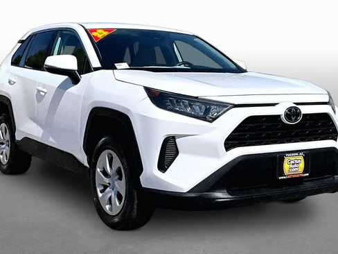 Used 2022 Toyota RAV4 LE FWD image 10