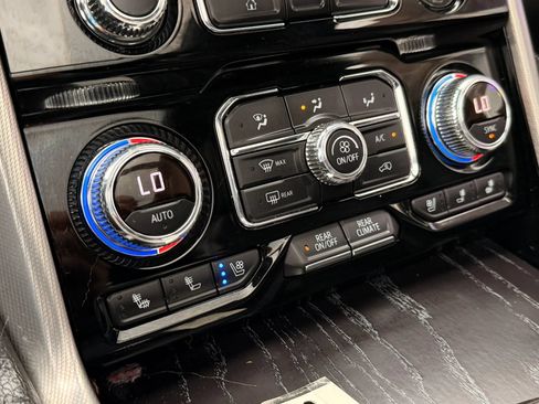 Used 2021 GMC Yukon Denali AWD/4WD image 22