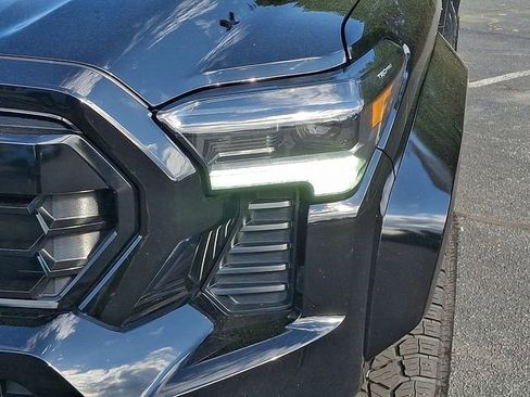 Used 2025 Toyota Tacoma TRD Pro w/ Tow Tech Package AWD/4WD image 9