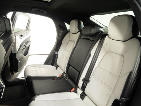 Certified 2024 Porsche Cayenne S AWD/4WD image 22
