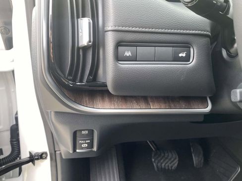 New 2026 Nissan Armada Platinum image 23