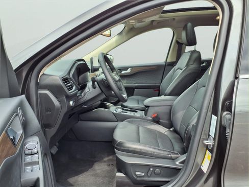 Used 2020 Ford Escape Titanium AWD/4WD image 15