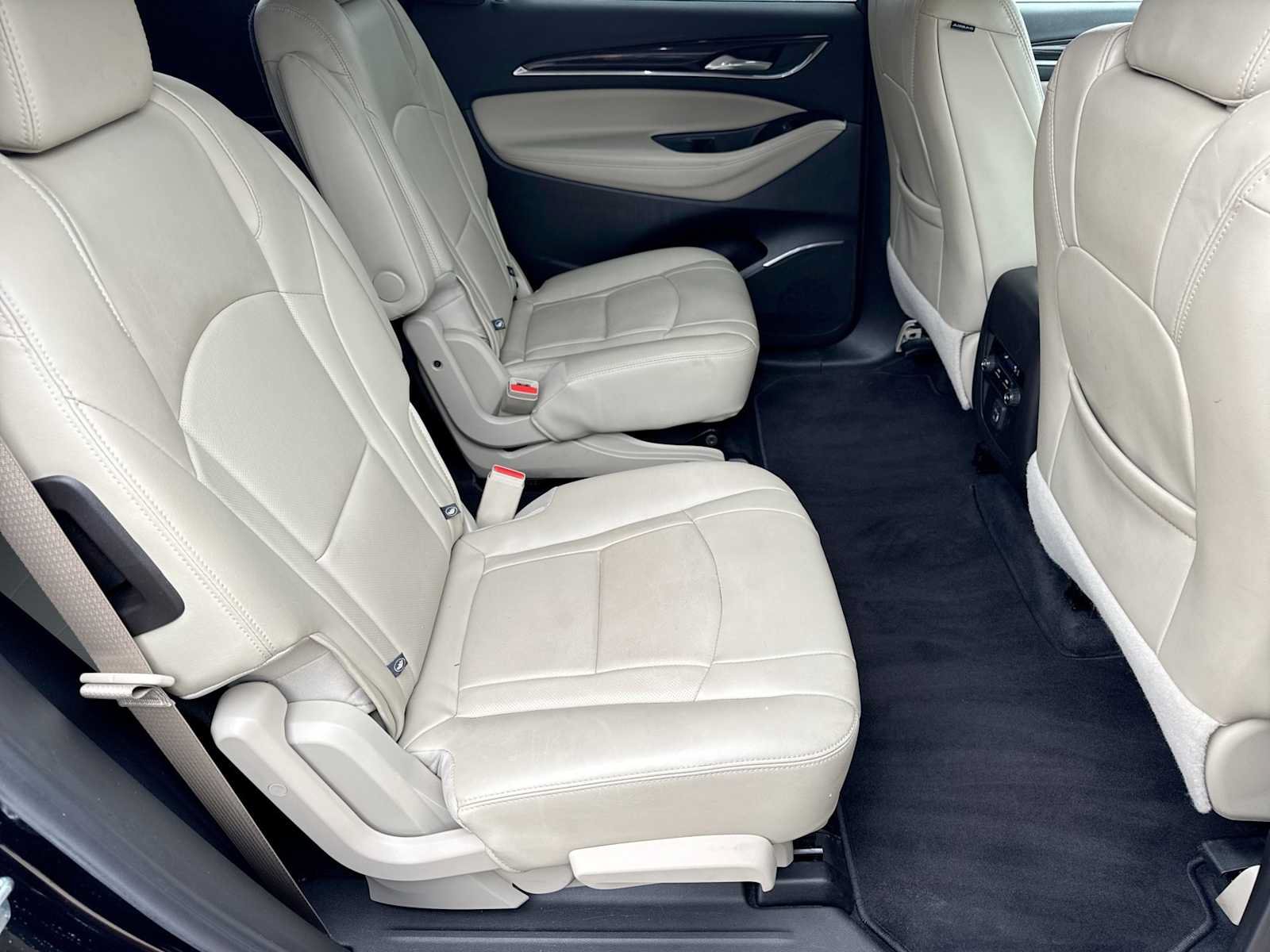 Used 2020 Buick Enclave Essence FWD image 28