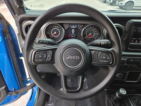 Used 2022 Jeep Gladiator Sport AWD/4WD image 31