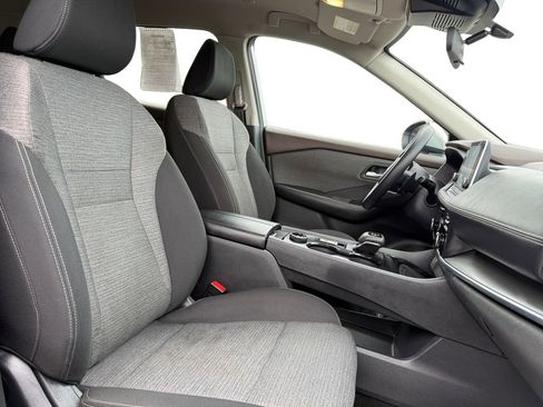 Certified 2023 Nissan Rogue SV image 15