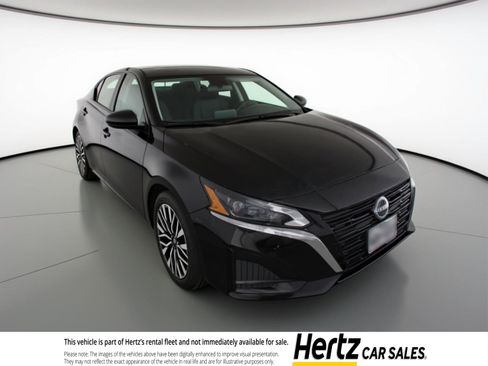 Used 2025 Nissan Altima 2.5 SV image 1