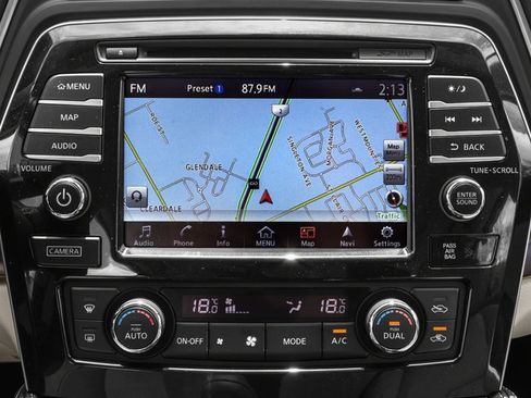 Used 2016 Nissan Maxima Platinum w/ Interior Lighting Package FWD image 17