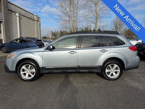 Used 2013 Subaru Outback 2.5i Premium w/ All-Weather Pkg image 4