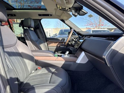 New 2025 Land Rover Range Rover SE AWD/4WD image 17