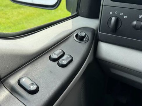 Used 2006 Ford F250 XL RWD image 14