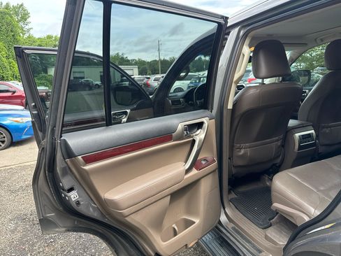 Used 2014 Lexus GX 460 w/ Premium Package AWD/4WD image 8
