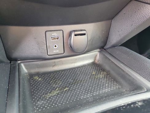 Used 2017 Nissan Rogue SV w/ SV Premium Package image 26