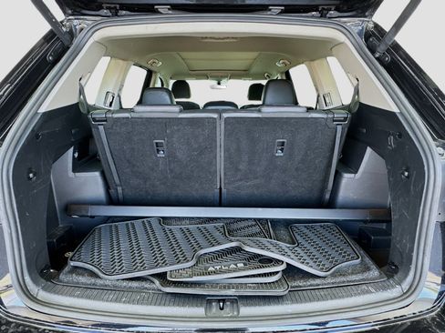 Used 2023 Volkswagen Atlas SE w/ Panoramic Sunroof Package FWD image 18