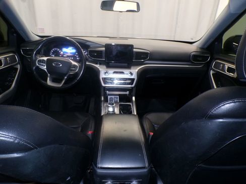 Used 2020 Ford Explorer XLT w/ Equipment Group 202A image 10