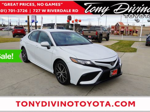 Certified 2024 Toyota Camry SE image 1