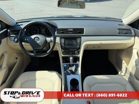 Used 2019 Volkswagen Passat 2.0T Wolfsburg w/ Wheels & Sunroof Package FWD image 10